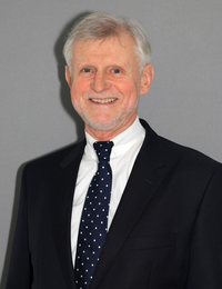 Claus Bögeholz, Gründungsgesellschafter der ABACUS seit 2005, Geschäftsführer bis 2017, seit über 30 Jahren im Wertpapiergeschäft tätig, derzeit Vermögensverwalter mit Erfahrung im Aktien- und Rentenhandel.